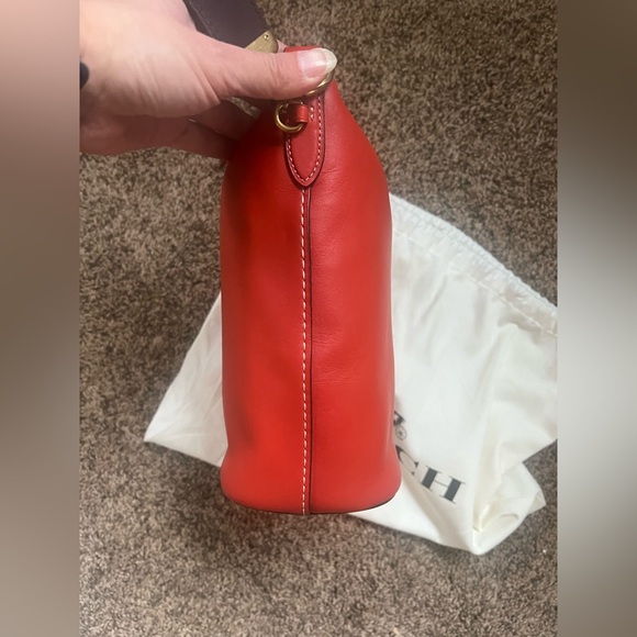 Coach 1941 Duffle 20 Vermillion - Picture 4 of 11